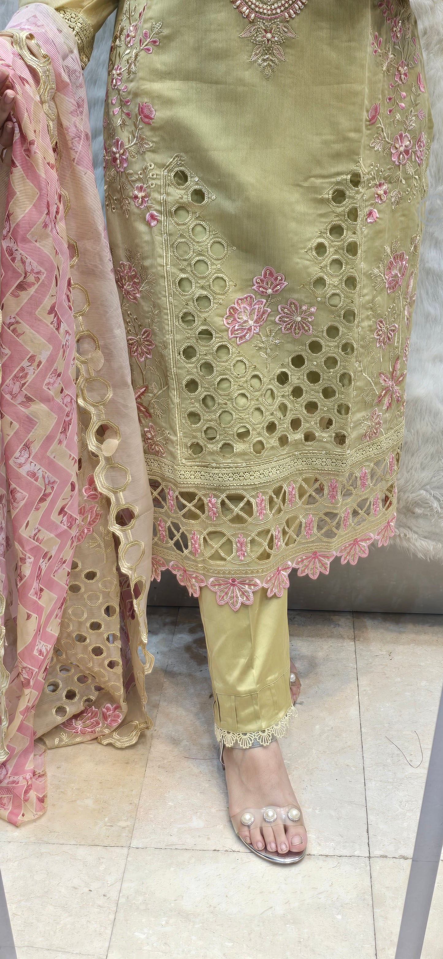 CUTWORK CHARM ( 3pc readytowear )