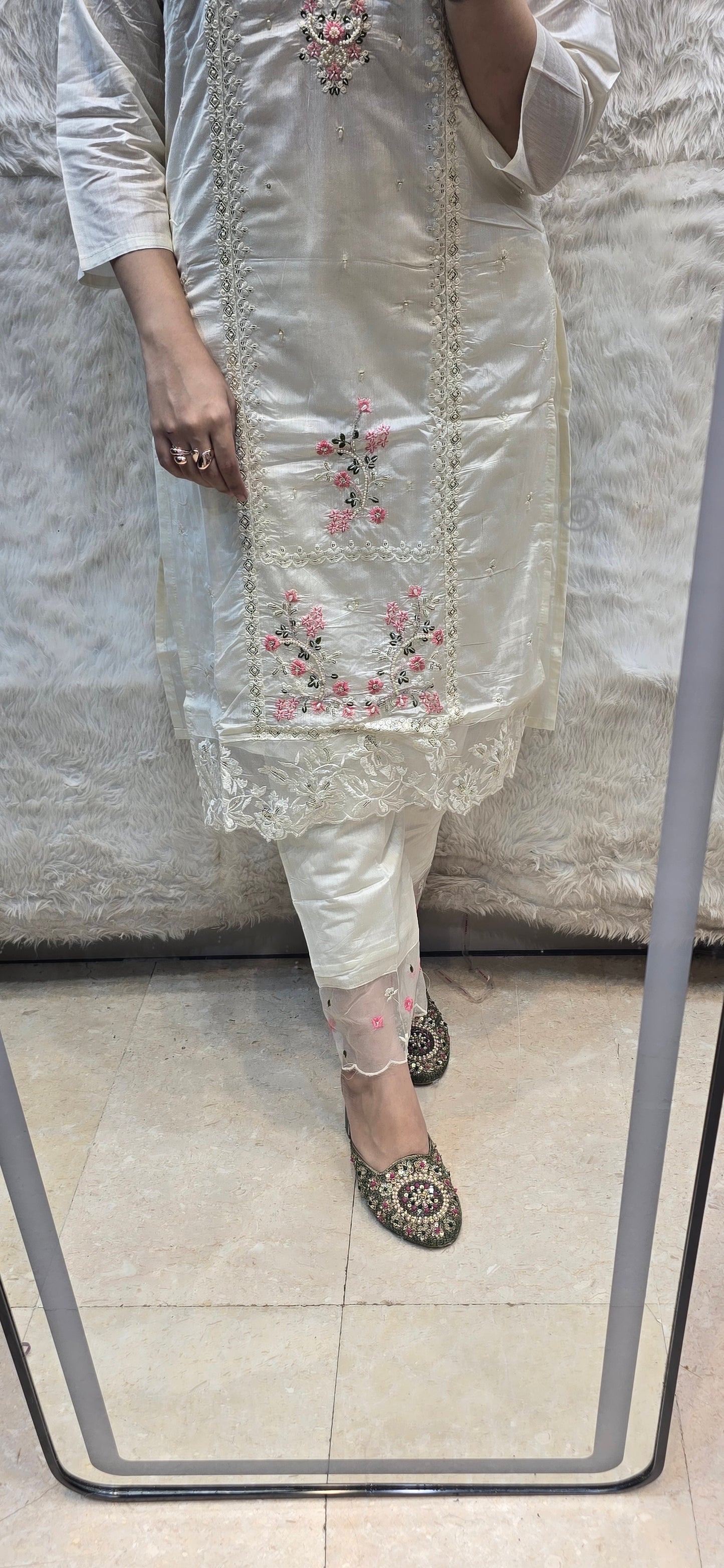 WHITE ELEGANT 3 PC SET WITH SHADED DUPATTA