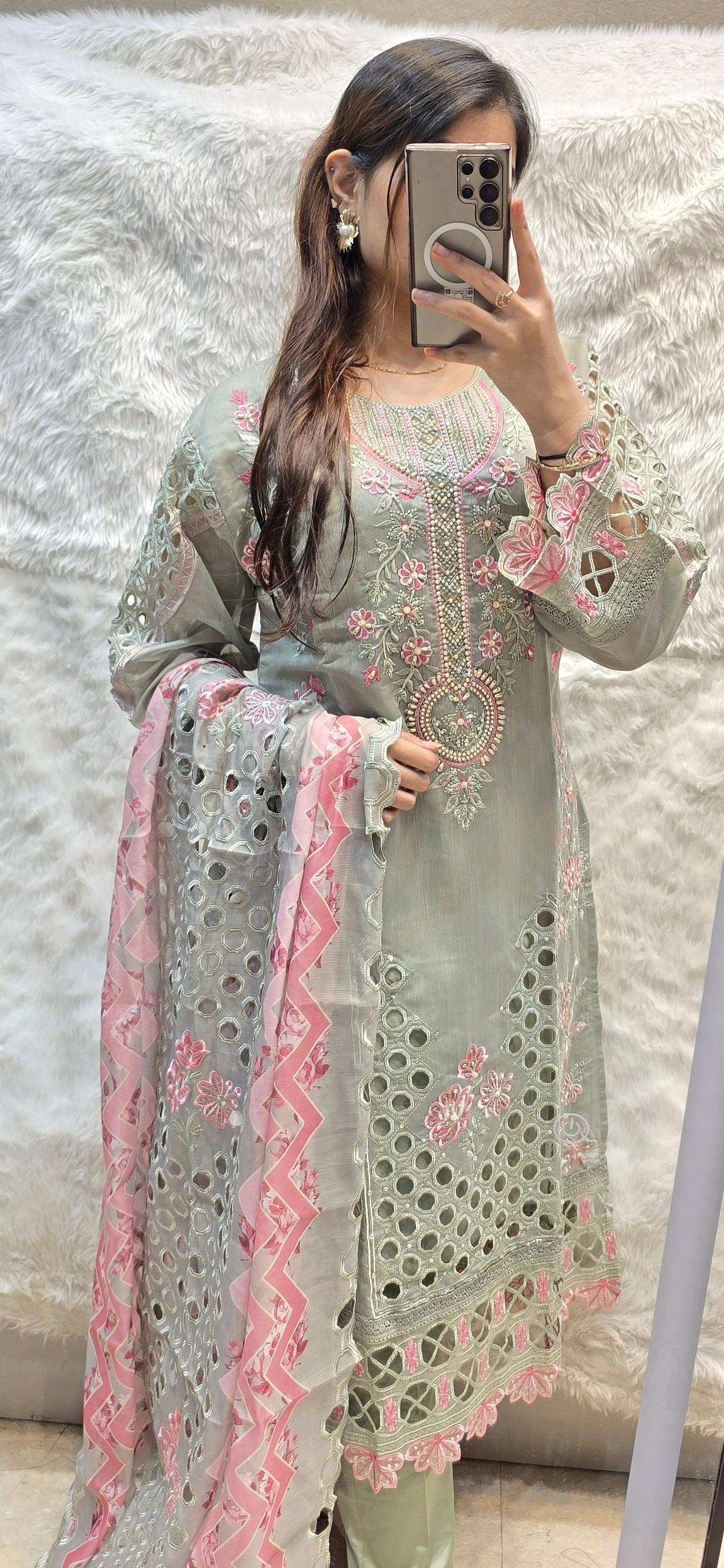 CUTWORK CHARM ( 3pc readytowear )