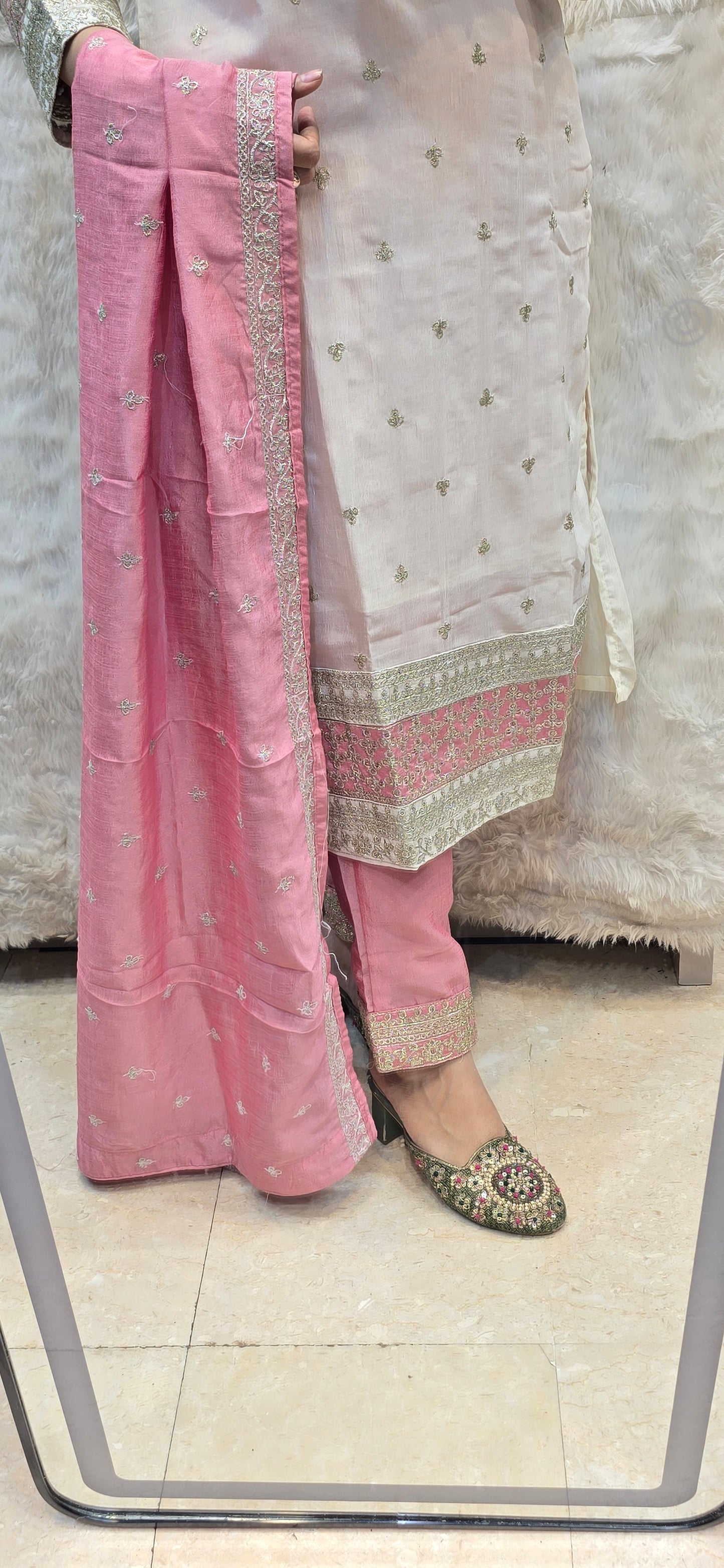 3 PC SET WHITE AND PINK UNDER 1500