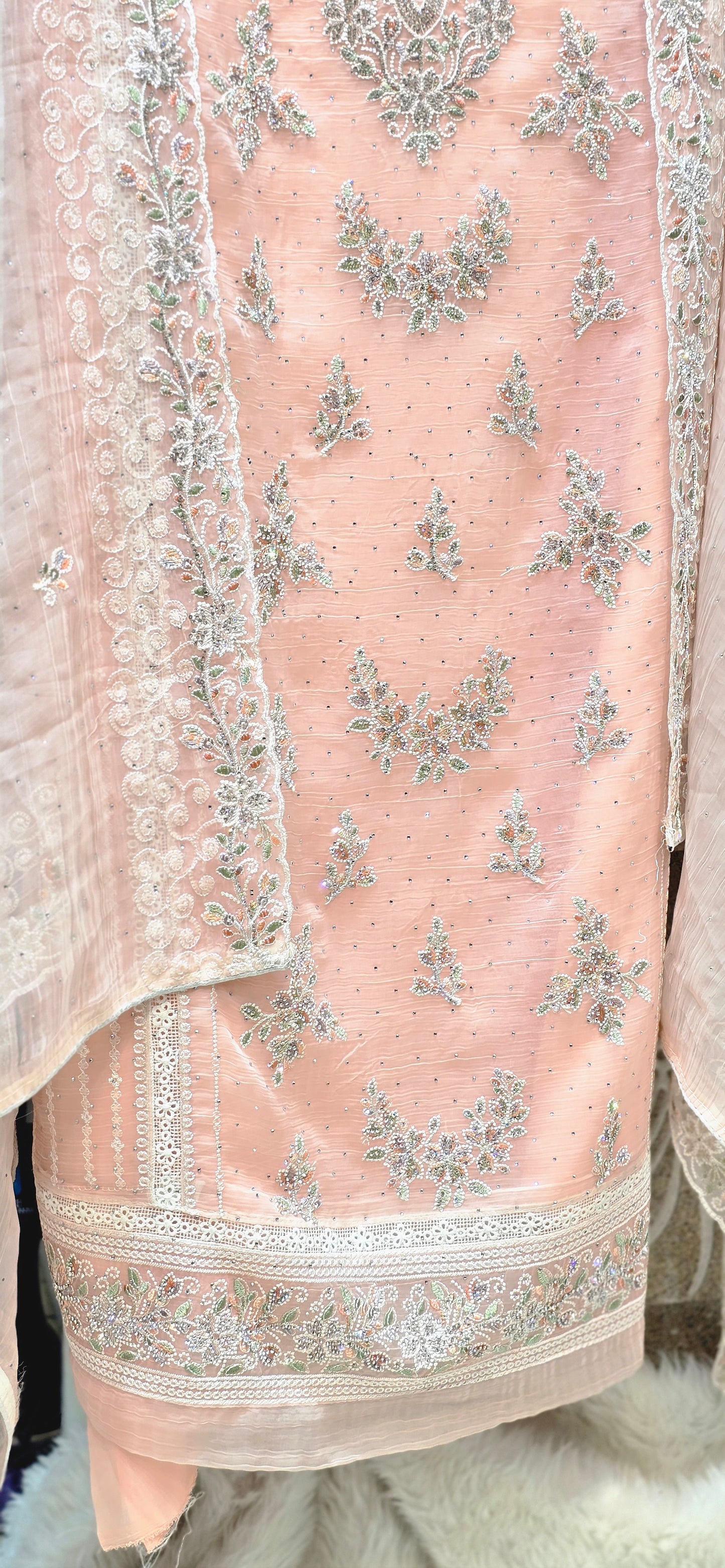 3 PC EXCLUSIVE SET UNSTITCHED WITH BEAUTIFUL HEAVY EMBROIDERY