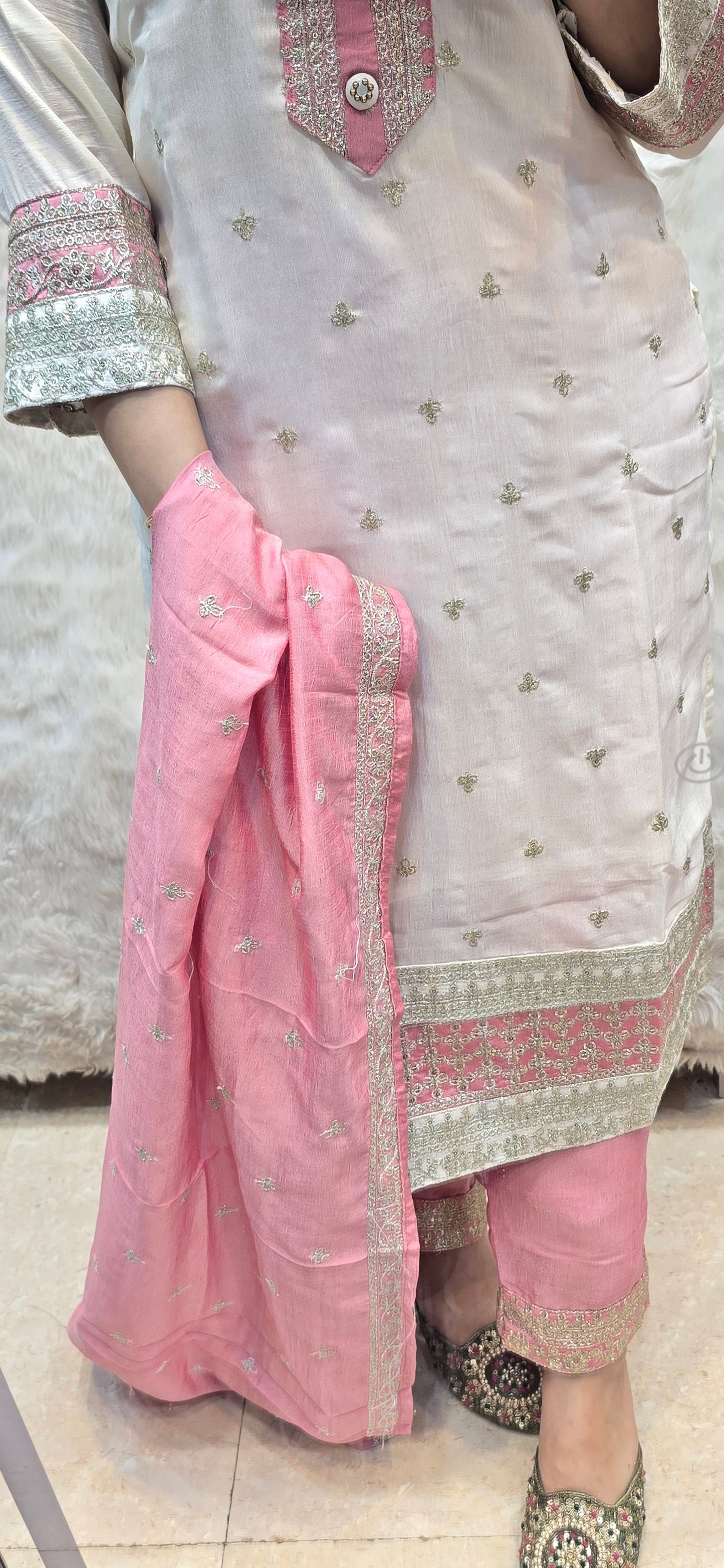 3 PC SET WHITE AND PINK UNDER 1500