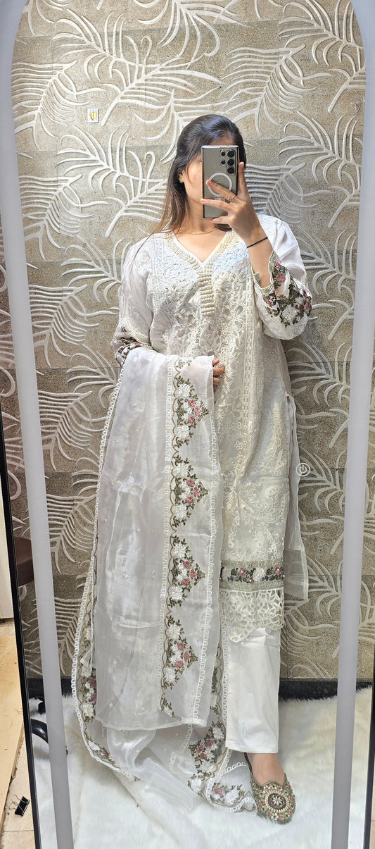 HEAVY ORGANZA WITH FULL HANDWORK ON THE FRONT AND CUTWORK DESIGN 3PC SUIT
