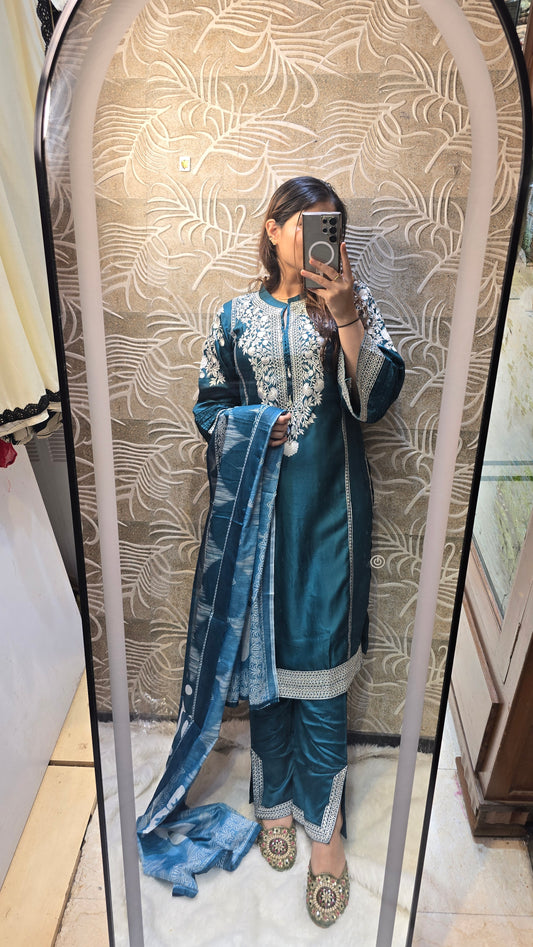 GIZA COTTON WITH MULTI EMBROIDERY AND TUSSELS ON THE NECK