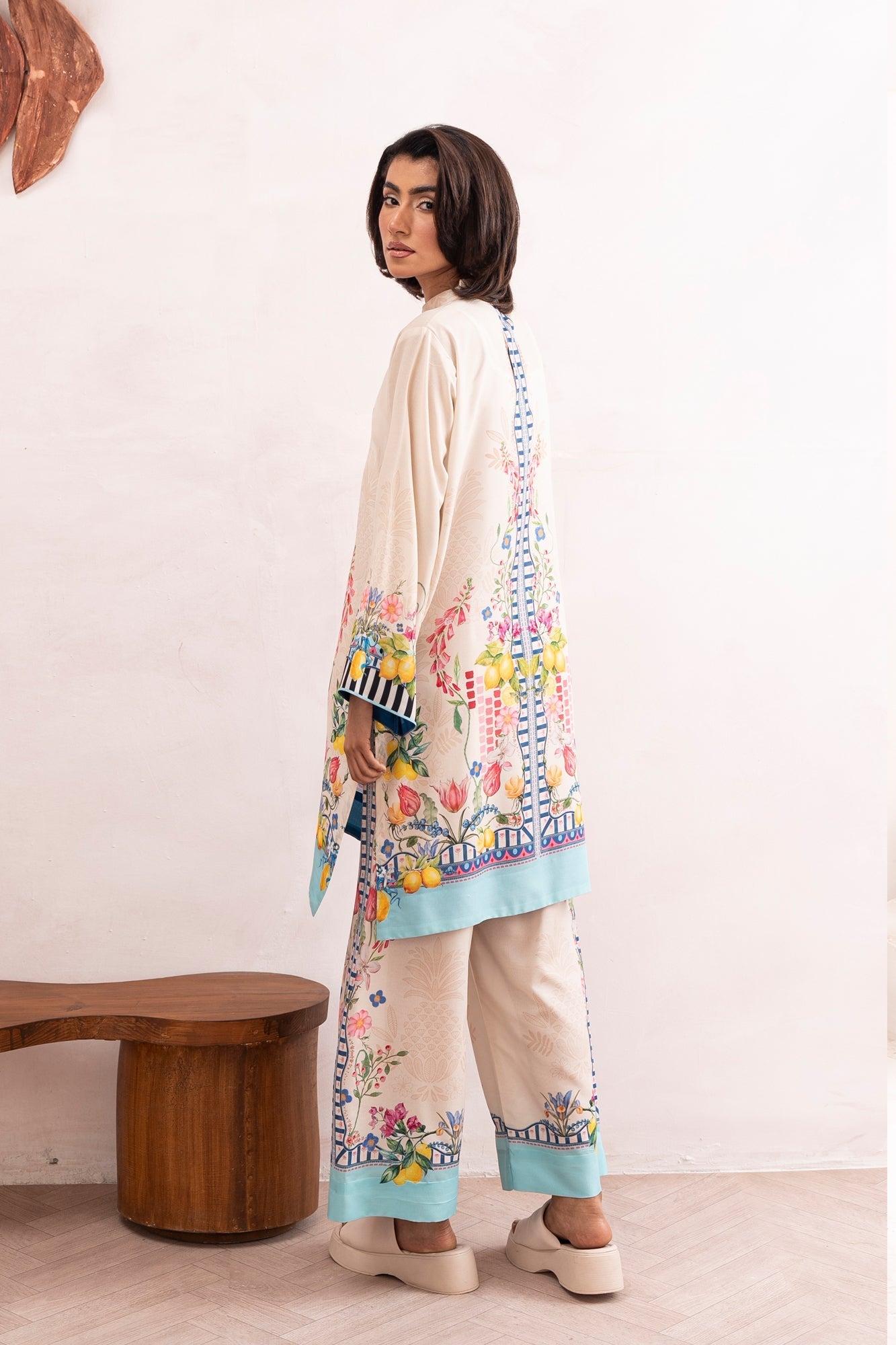 OFF WHITE FLORAL PRINTED 3 PC PAKISTANI SET WITH DUPATTA | AMINAH DESIGNS Aminah Designs