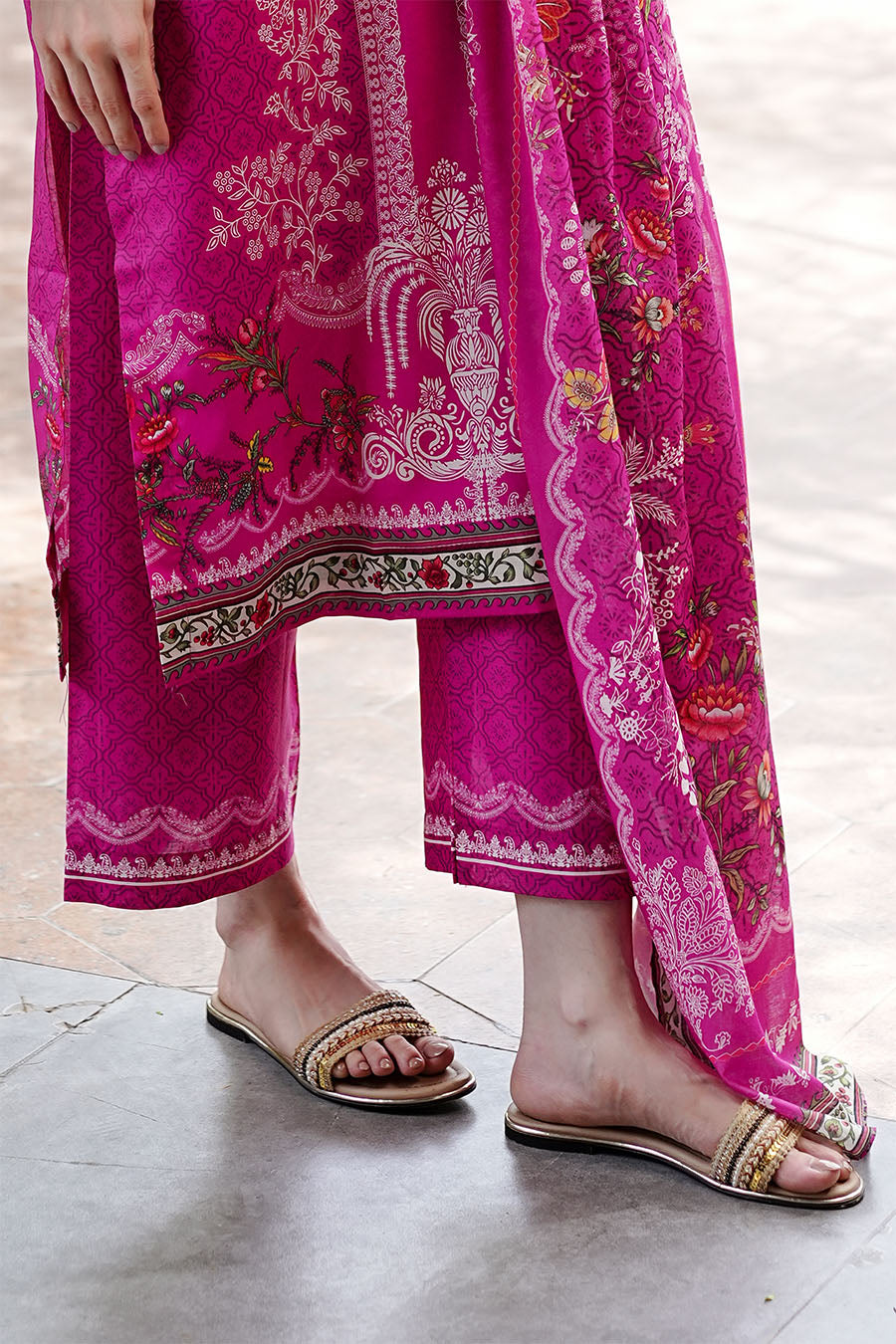 Fuchsia Snow Bloom 3PC Pakistani Lawn Printed Set with Dupatta | White Highlight Design – Aminah Designs Aminah Designs