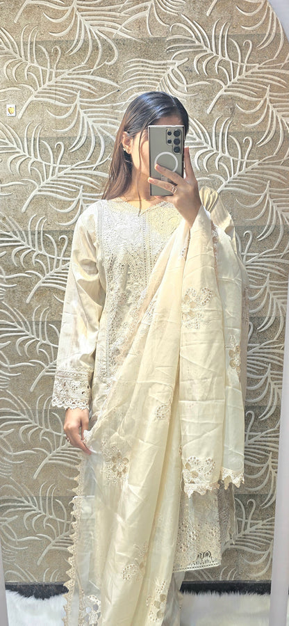 NOOR (cutwork 3 pc set readytowear)